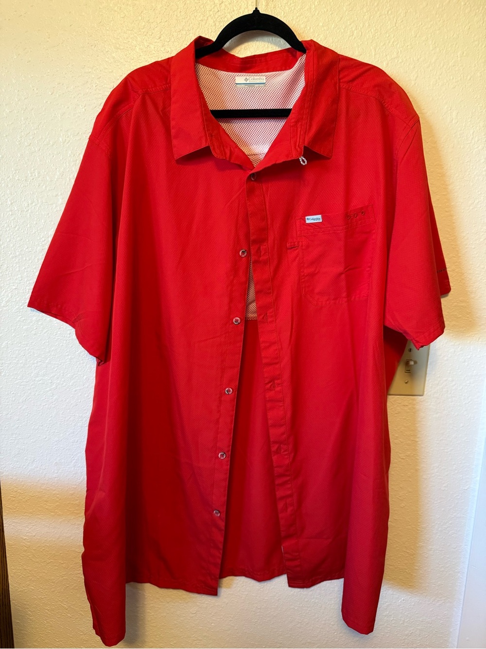 Columbia Men's Short Sleeve Button-Front Red Casual Shirt